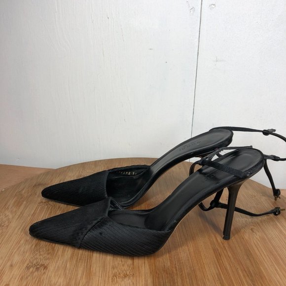 Gucci Heels Womens 38C US 7.5 Black Stilettos Ankle Strap Shoe Event Pointed Toe - Picture 2 of 15